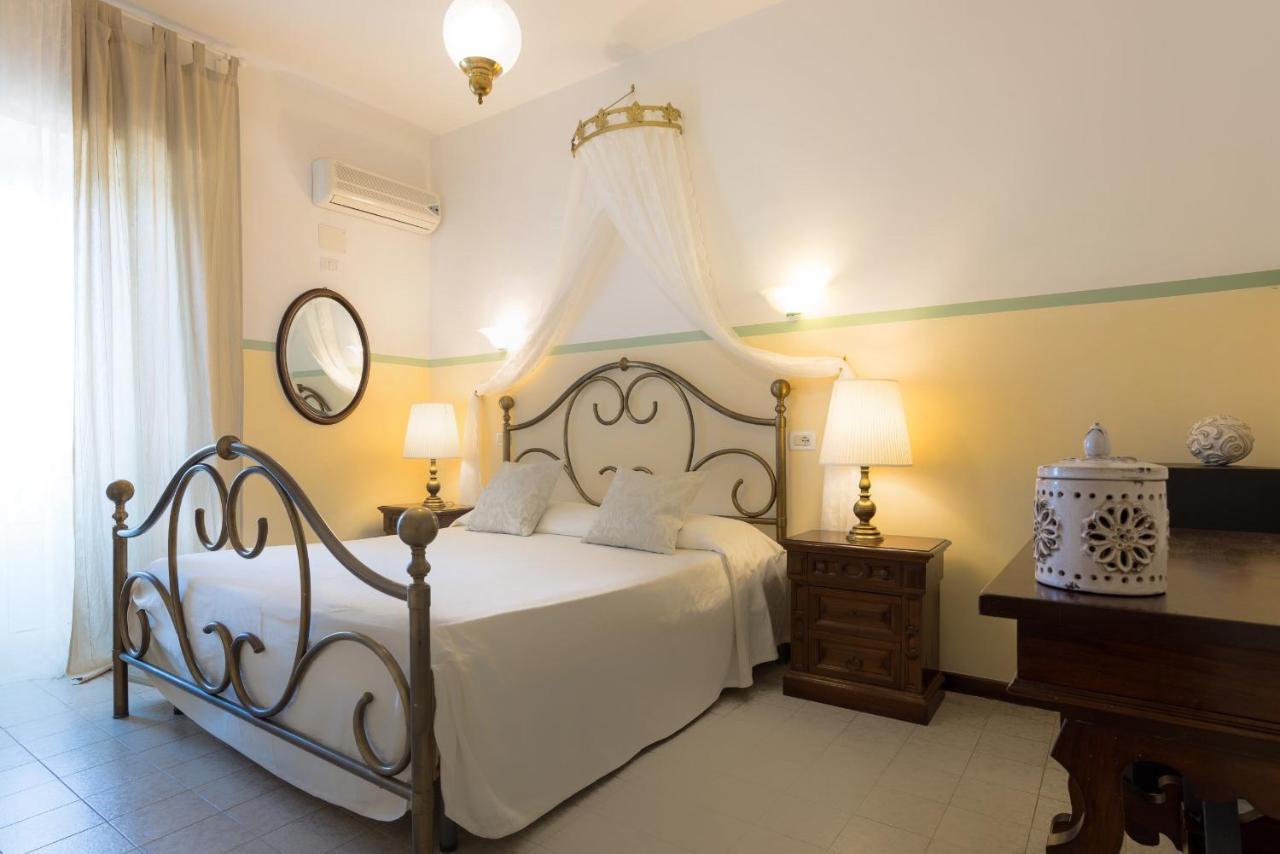 Hotel Villa Rita Paestum Exterior photo