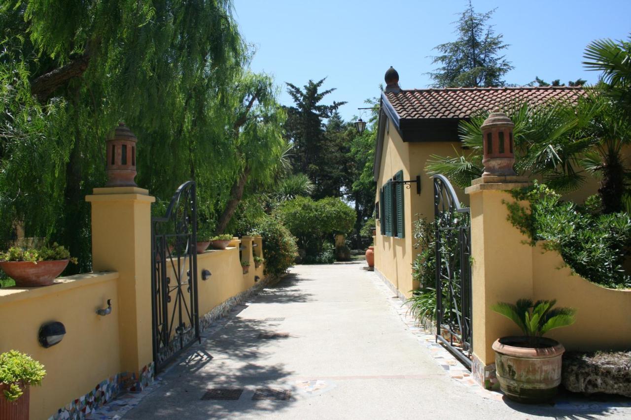 Hotel Villa Rita Paestum Exterior photo